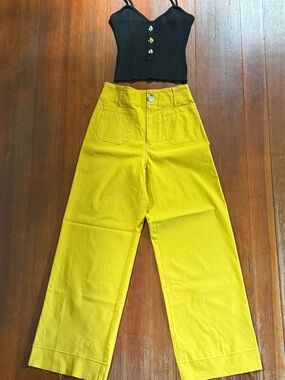 High-Waist Wide Leg Yellow Strech Pants with Black Top